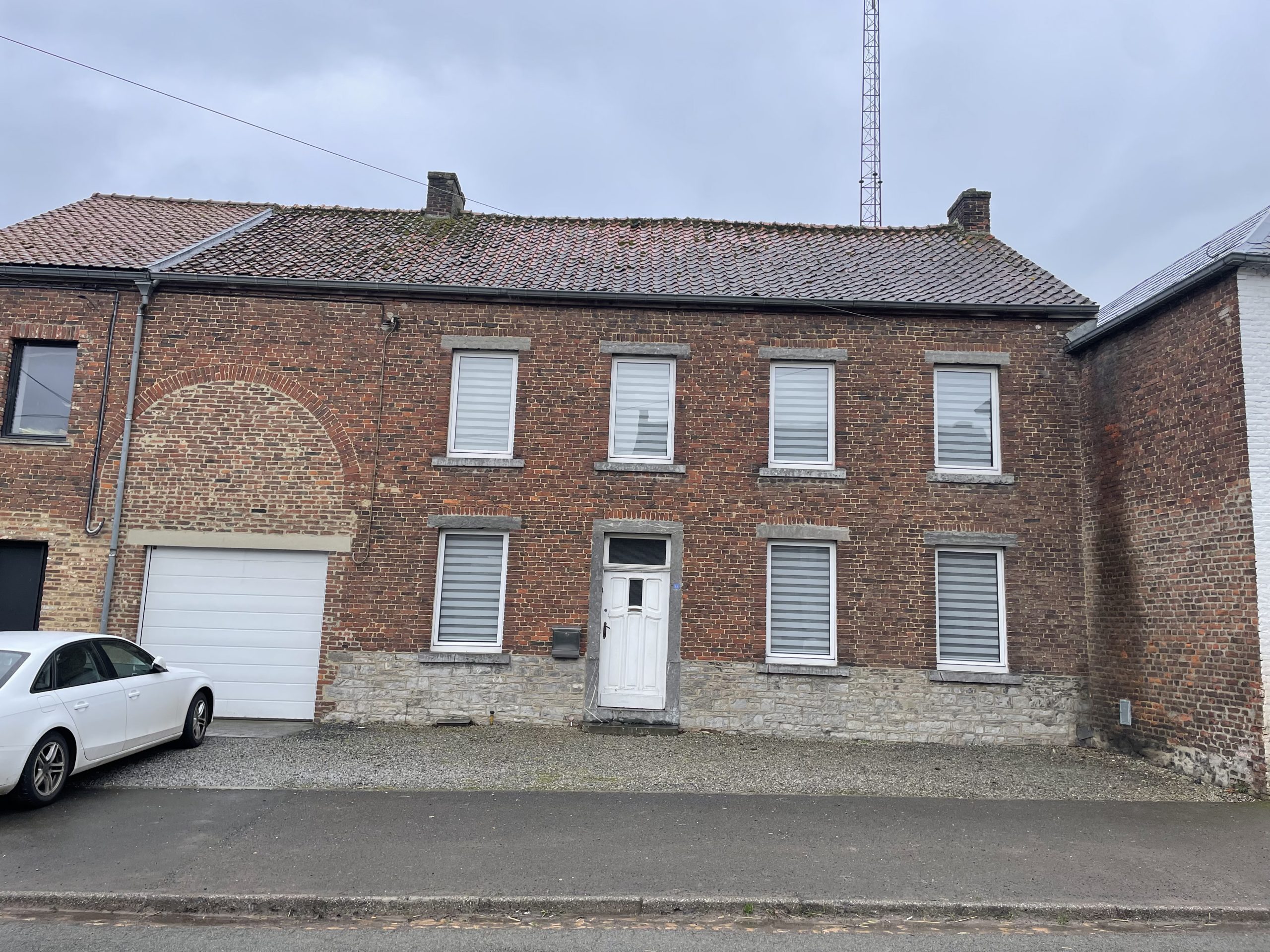 Charmante maison 2 façades à Gozée ! -